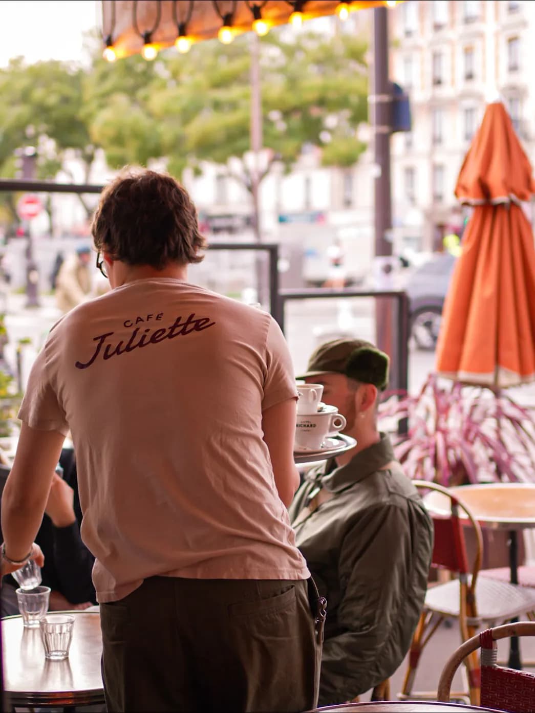 Terrasse du Café Juliette pour nous contacter